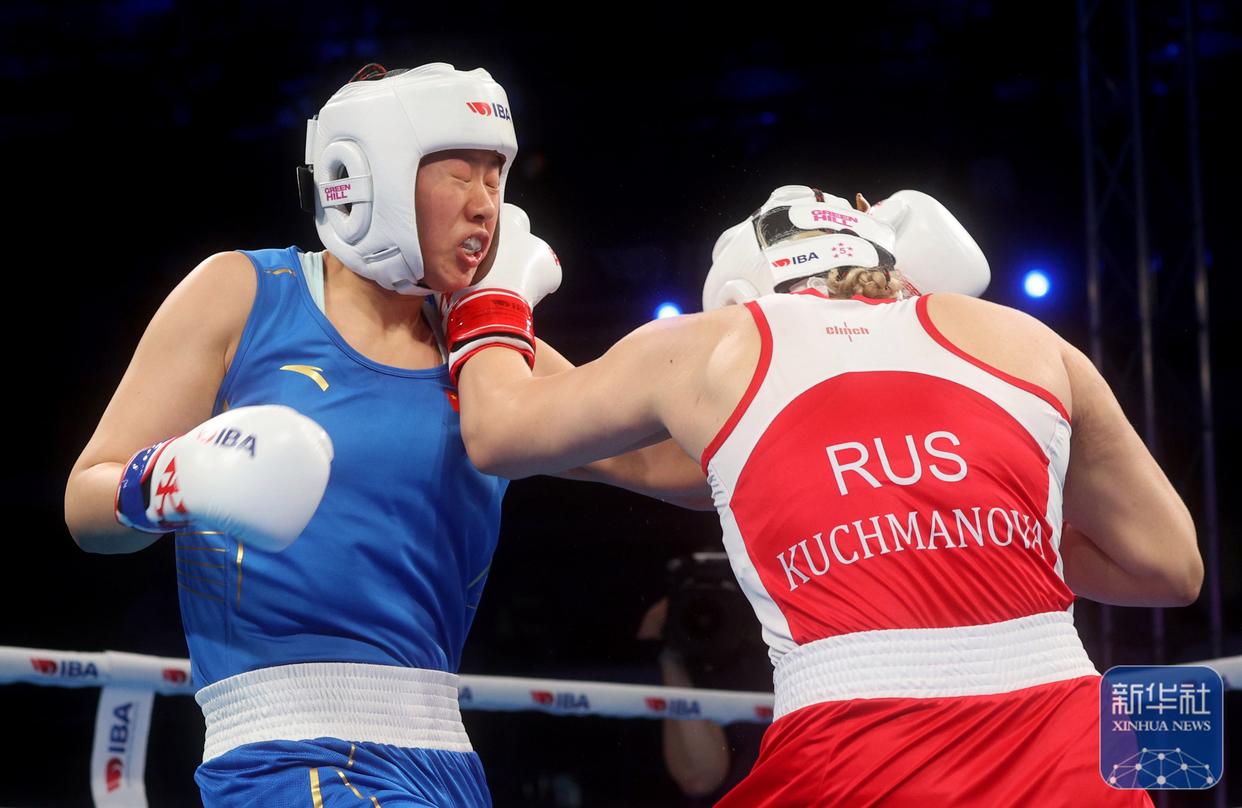 拳击锦标赛上演强强对话，东海犀牛队鏖战北城飞鹰队，多点开花奏效；二次进攻频频奏效